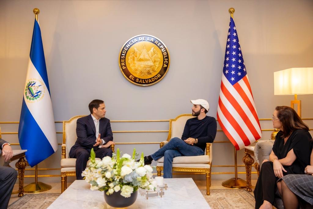 Presidente Bukele se reúne con Senador republicado y embajador de Estados Unidos en El Salvador